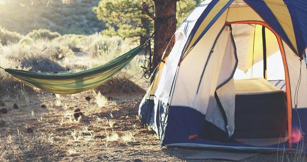 What to choose for sleeping on a camping trip?